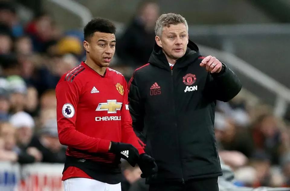 他面临着激 他面临着激