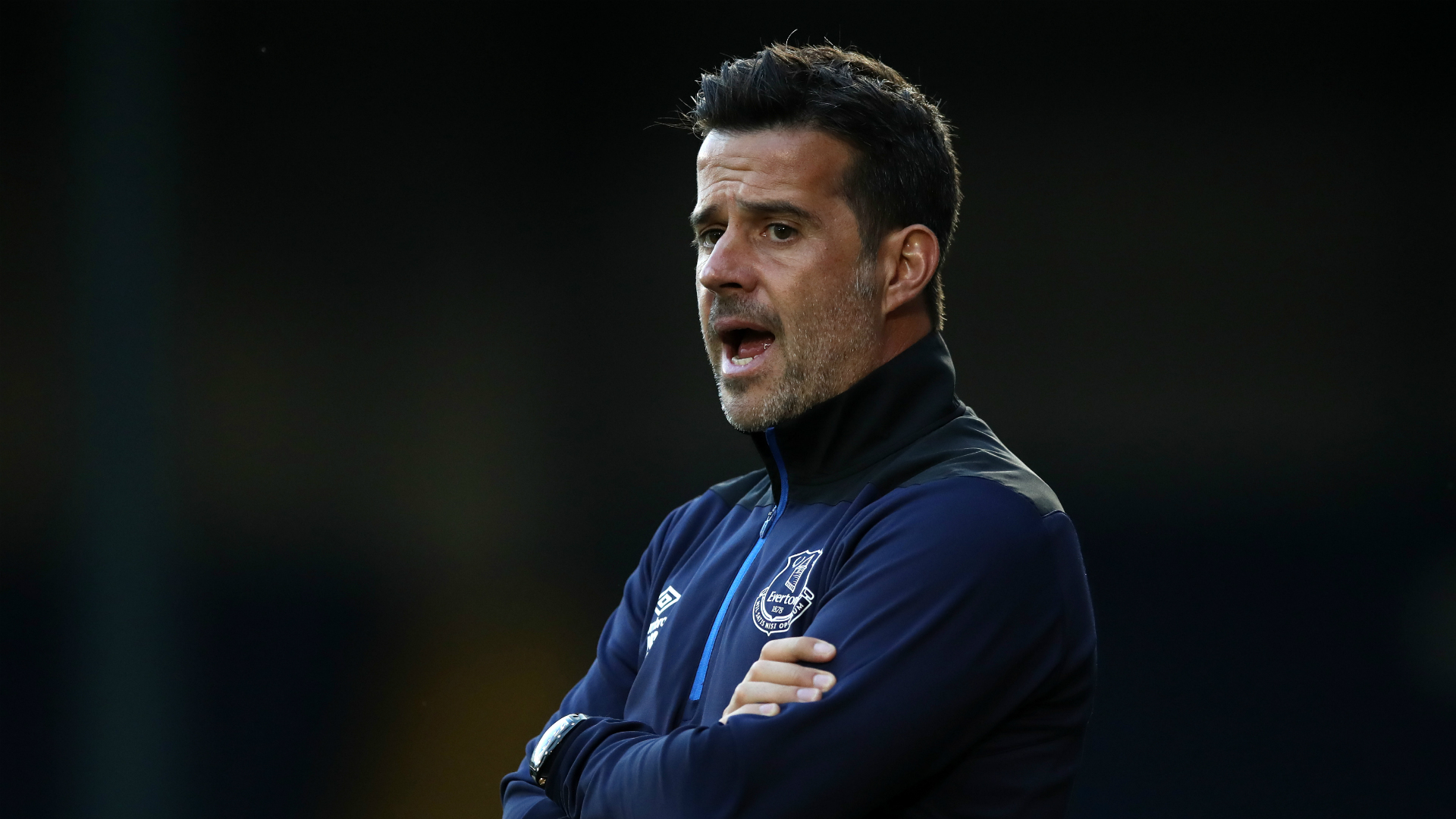 使他脱颖而 使他脱颖而